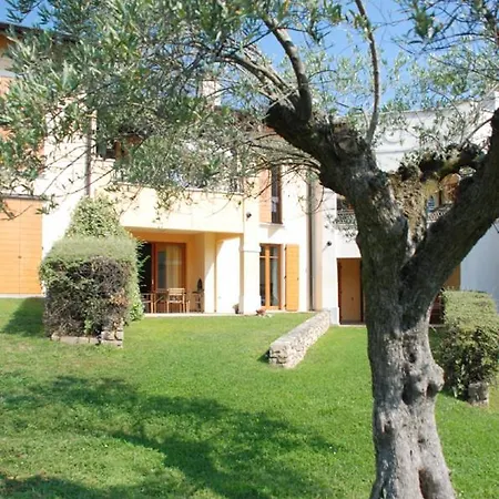 Ξενοδοχείο με διαμερίσματα Sakura House Moniga del Garda